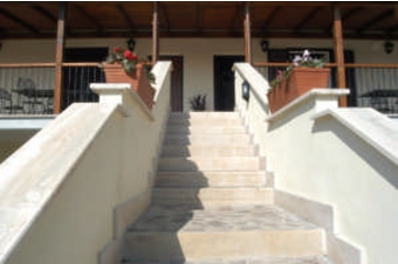 Italia Privát Roma, Esterno